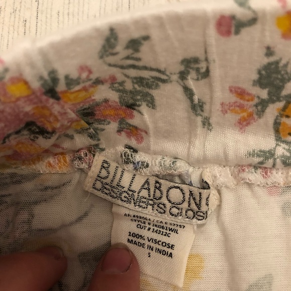 Billabong skirt - Picture 3 of 3